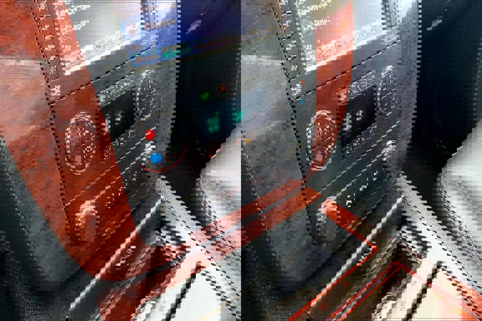 Used 2013 Chevrolet Suburban LTZ image 35