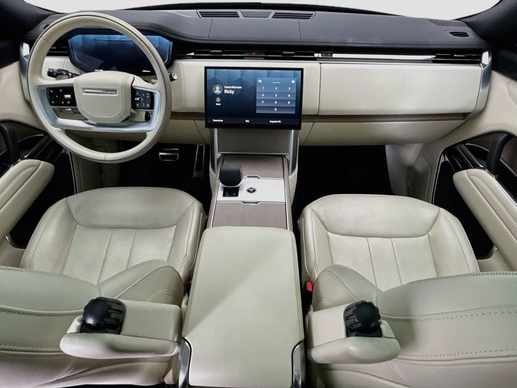 Used 2025 Land Rover Range Rover SE AWD/4WD image 13