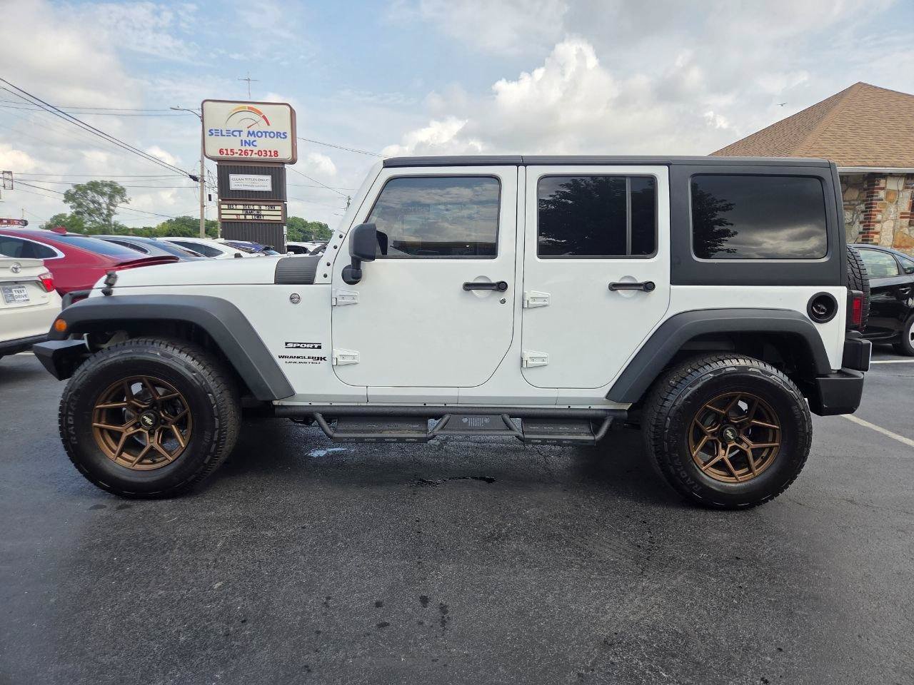 Used 2018 Jeep Wrangler Unlimited Sport S AWD/4WD image 3