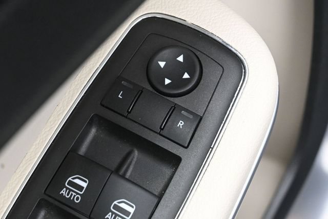 Used 2023 Chrysler 300 Touring L w/ Popular Equipment Group RWD image 12