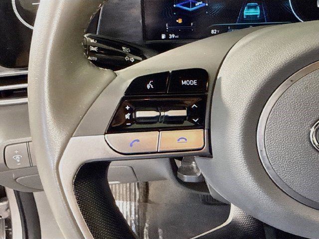 Used 2022 Hyundai Elantra SEL w/ Convenience Package FWD image 13