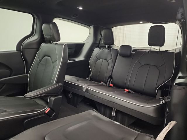 New 2026 Chrysler Pacifica Limited w/ S Appearance Package image 27