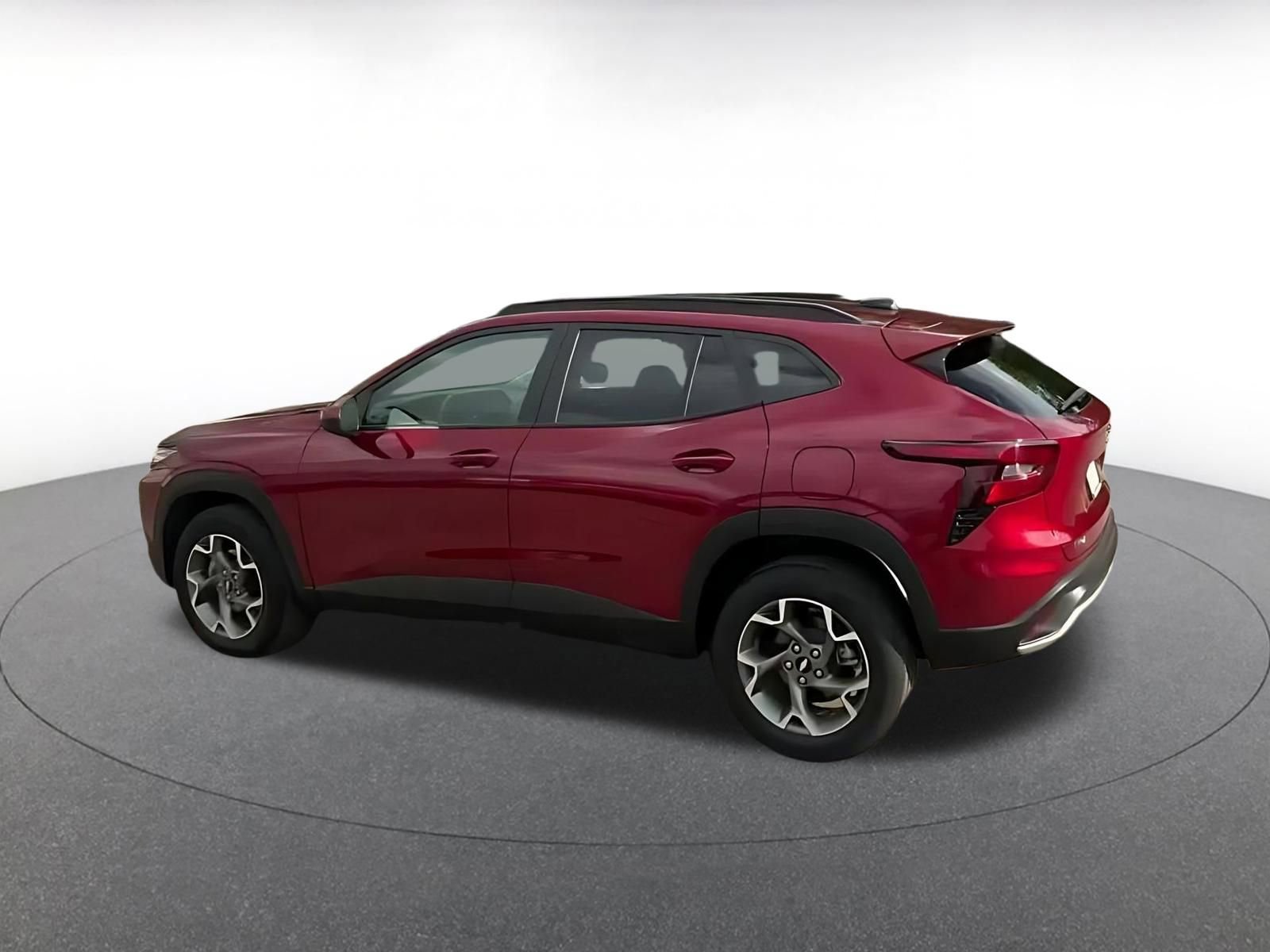 Used 2025 Chevrolet Trax LT FWD image 10