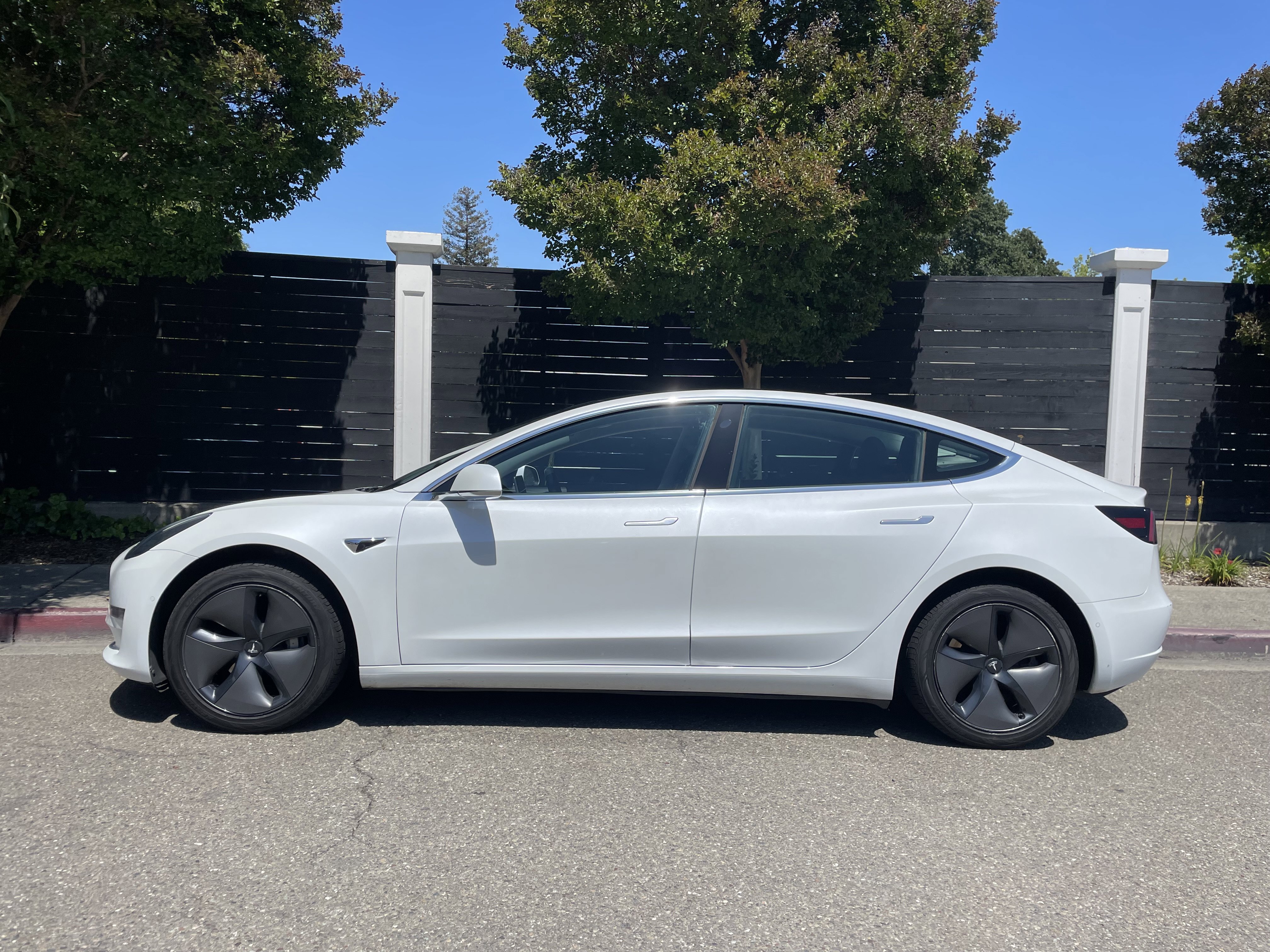 Used 2019 Tesla Model 3 Standard Range Plus RWD image 1