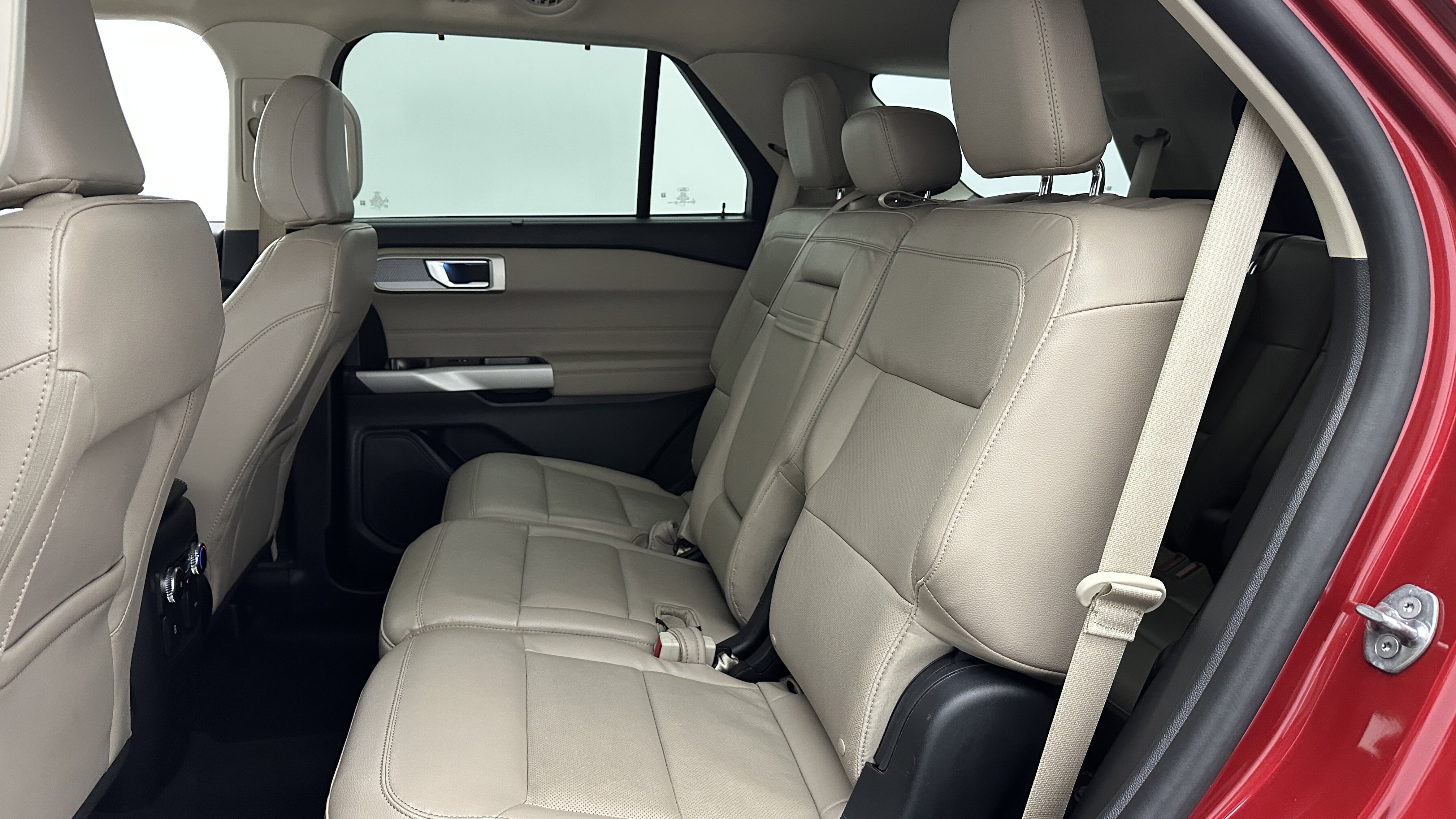 Used 2023 Ford Explorer Limited image 31