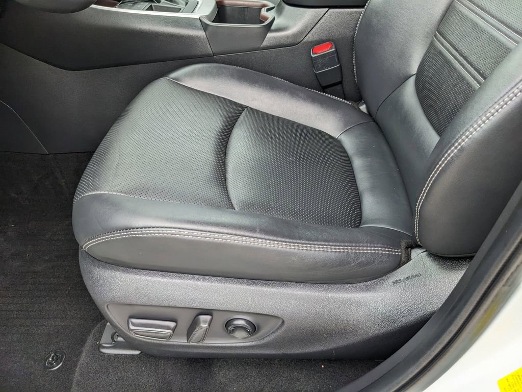 Used 2022 Toyota RAV4 Limited image 24