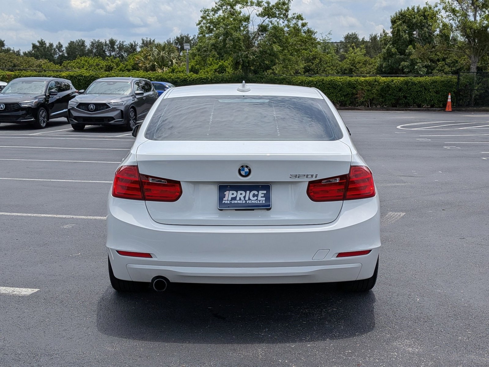 Used 2015 BMW 320i Sedan RWD image 6