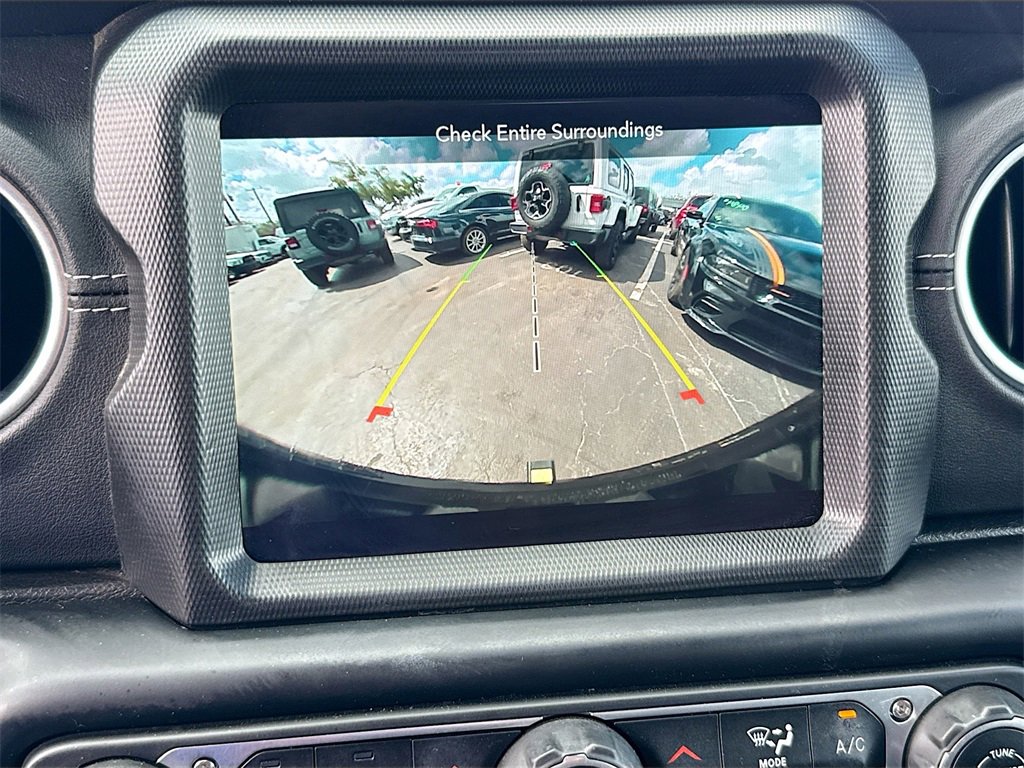 Used 2022 Jeep Wrangler Unlimited Sahara w/ Cold Weather Group image 15