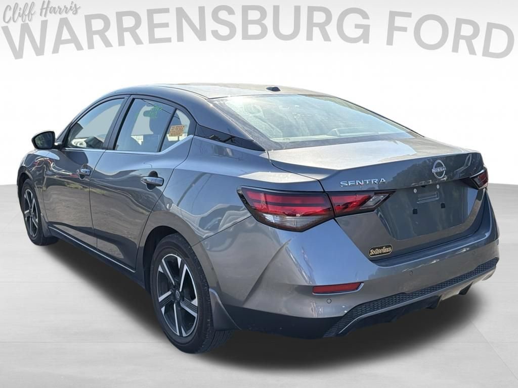 Used 2025 Nissan Sentra SV FWD image 5