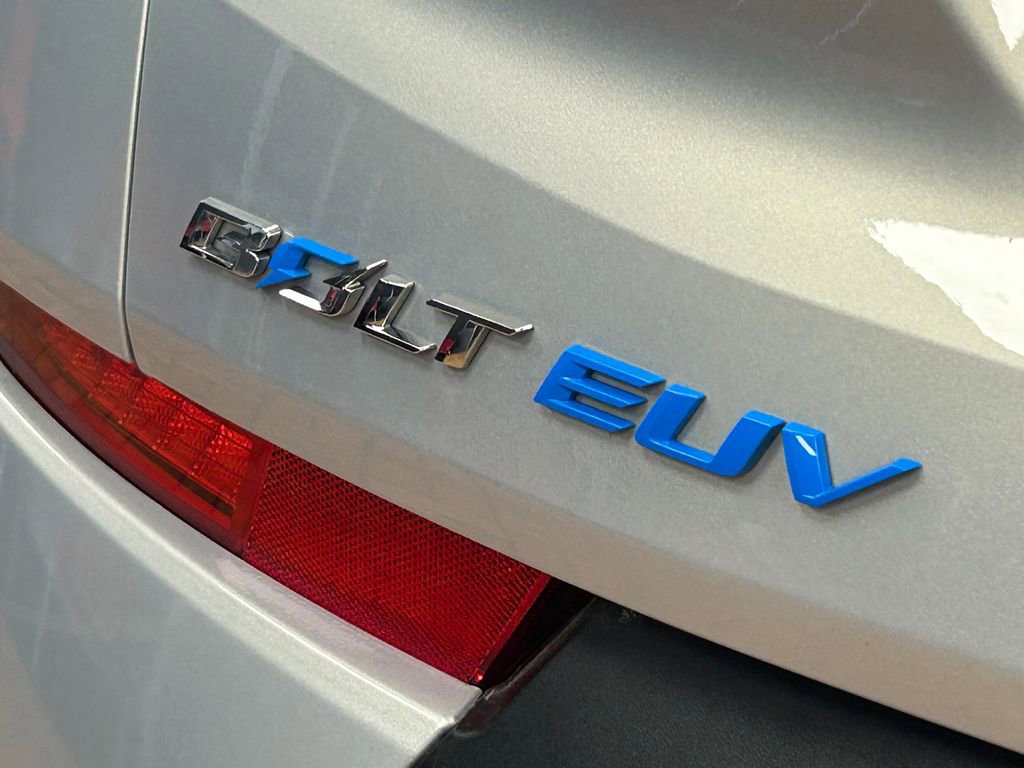 Used 2022 Chevrolet Bolt EUV LT w/ Comfort Package image 11