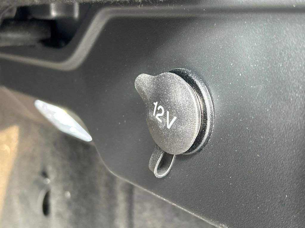 Used 2024 Jaguar F-PACE R-Dynamic S image 16