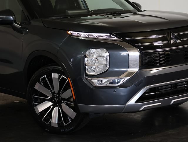 Used 2025 Mitsubishi Outlander SE FWD image 9