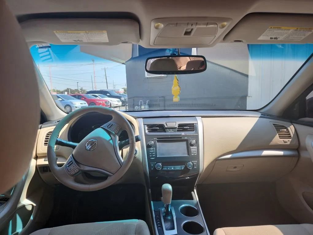 Used 2015 Nissan Altima 2.5 SV image 10