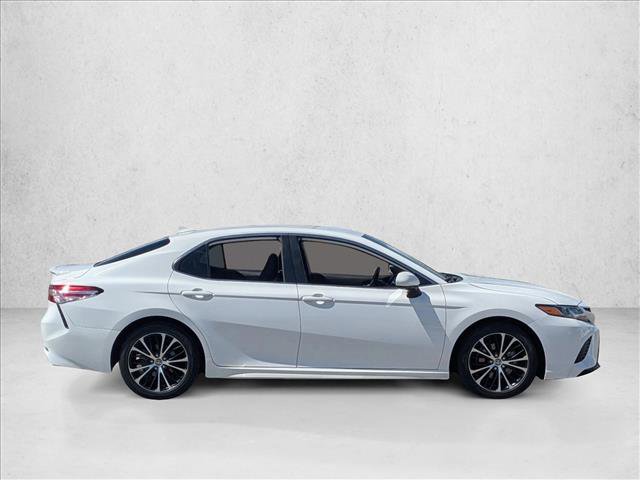 Used 2020 Toyota Camry SE FWD video 4