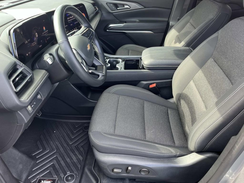 Certified 2024 Chevrolet Traverse LT FWD image 12