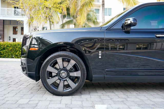 Used 2023 Rolls-Royce Cullinan w/ Cullinan Package image 12