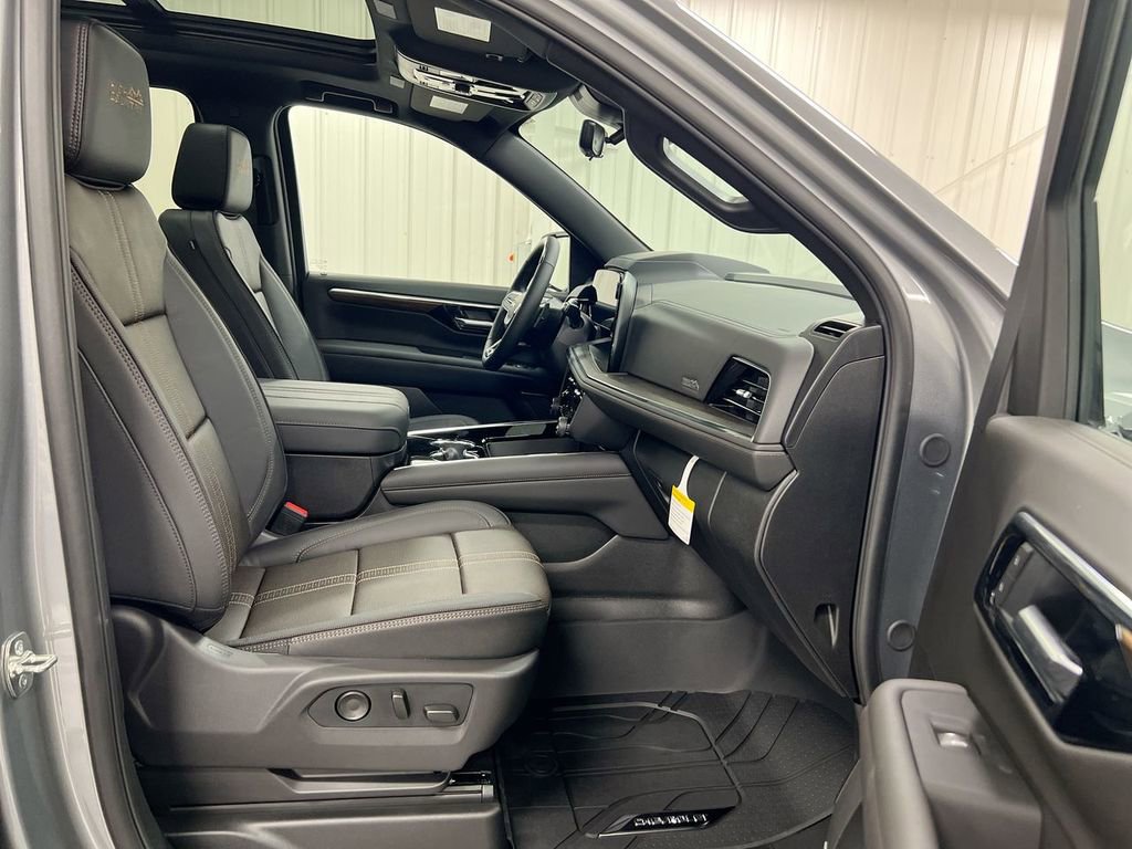 New 2026 Chevrolet Suburban High Country image 23