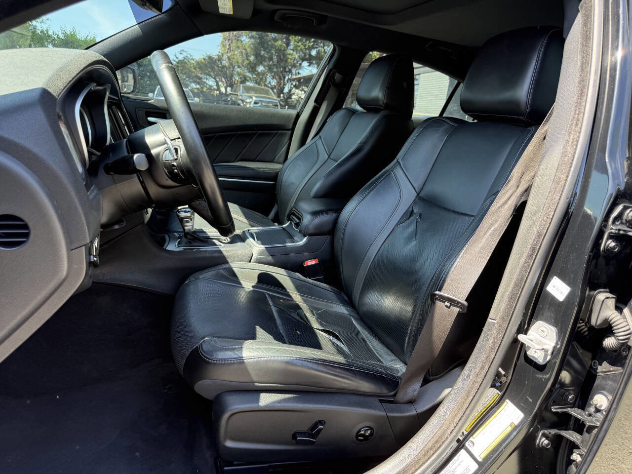 Used 2015 Dodge Charger SXT w/ AWD Plus Group image 9