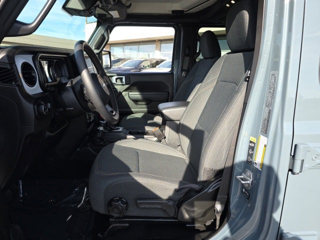 Used 2024 Jeep Gladiator Sport image 14