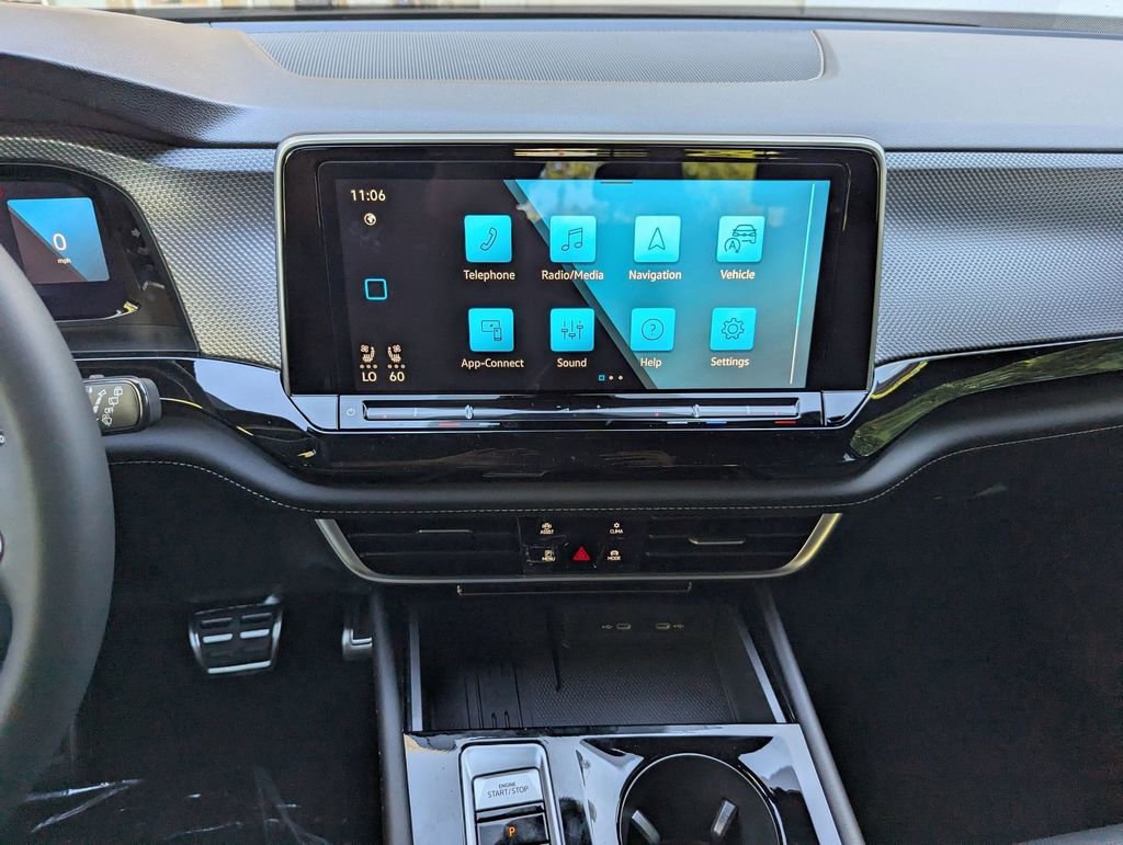 New 2026 Volkswagen Atlas Cross Sport SEL R-Line image 11