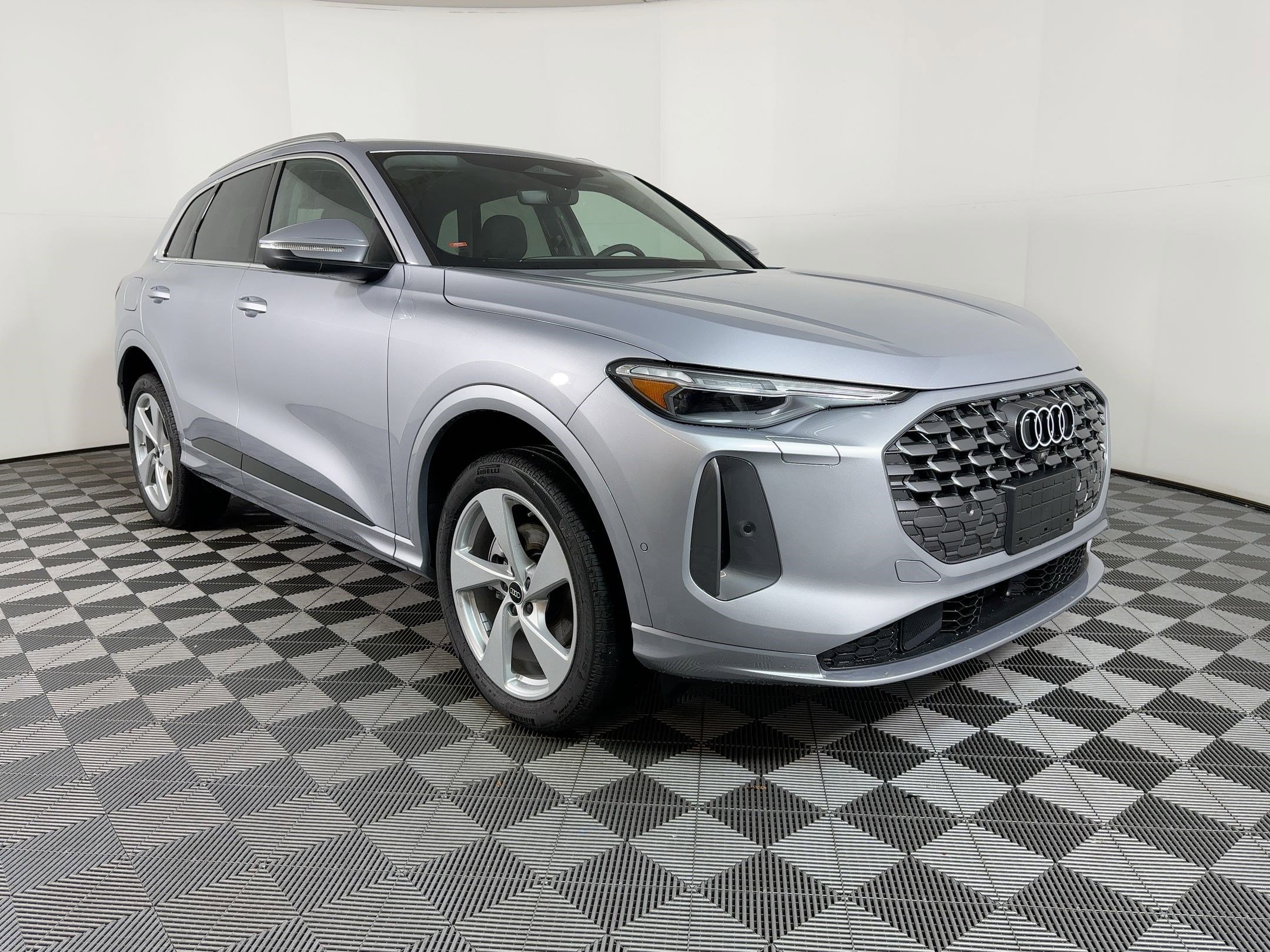 New 2025 Audi Q5 Premium Plus image 18