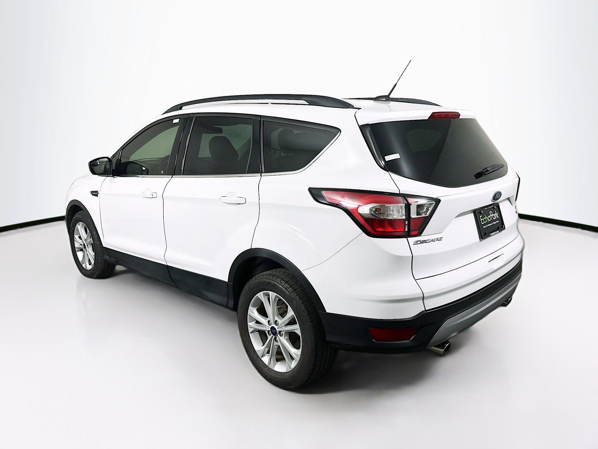 Used 2018 Ford Escape SE image 5