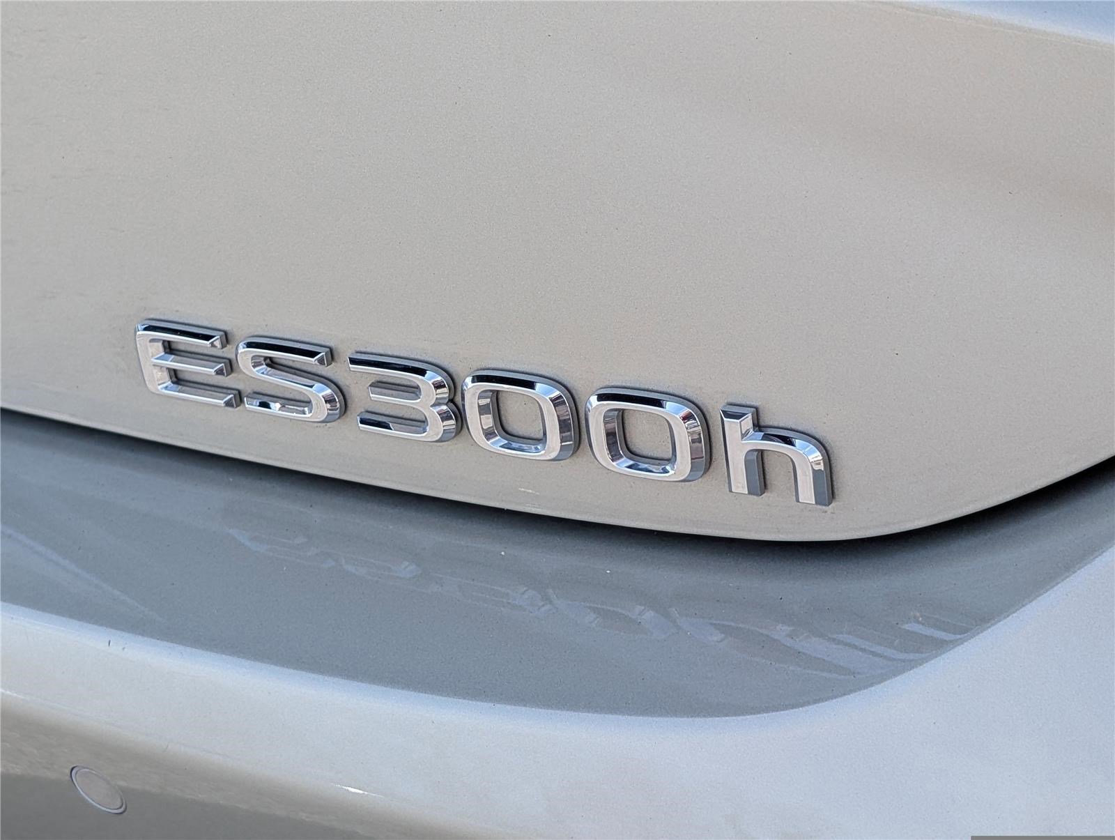 Certified 2025 Lexus ES 300h w/ Premium Package image 9