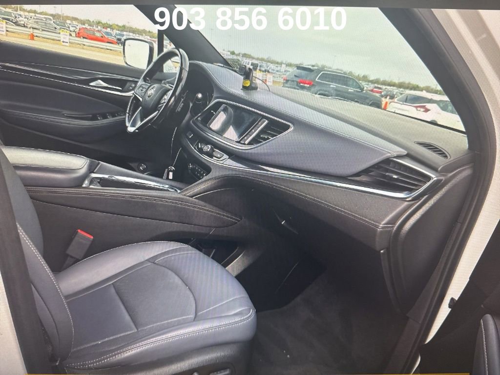 Used 2023 Buick Enclave Essence image 11