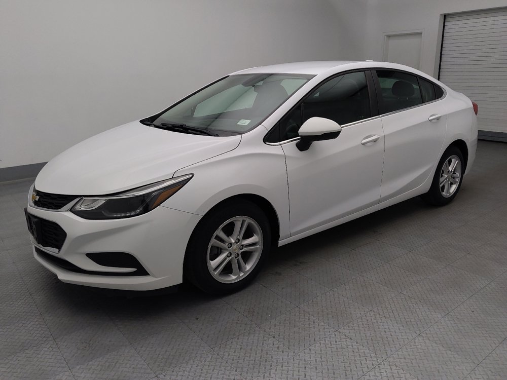 Used 2018 Chevrolet Cruze LT FWD image 2
