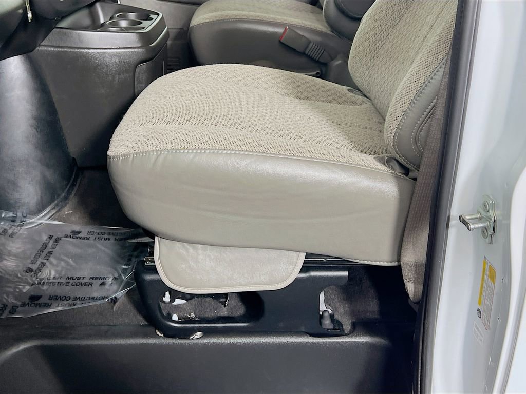 Used 2025 Chevrolet Express 3500 LT w/ LT Preferred Equipment Group RWD image 18