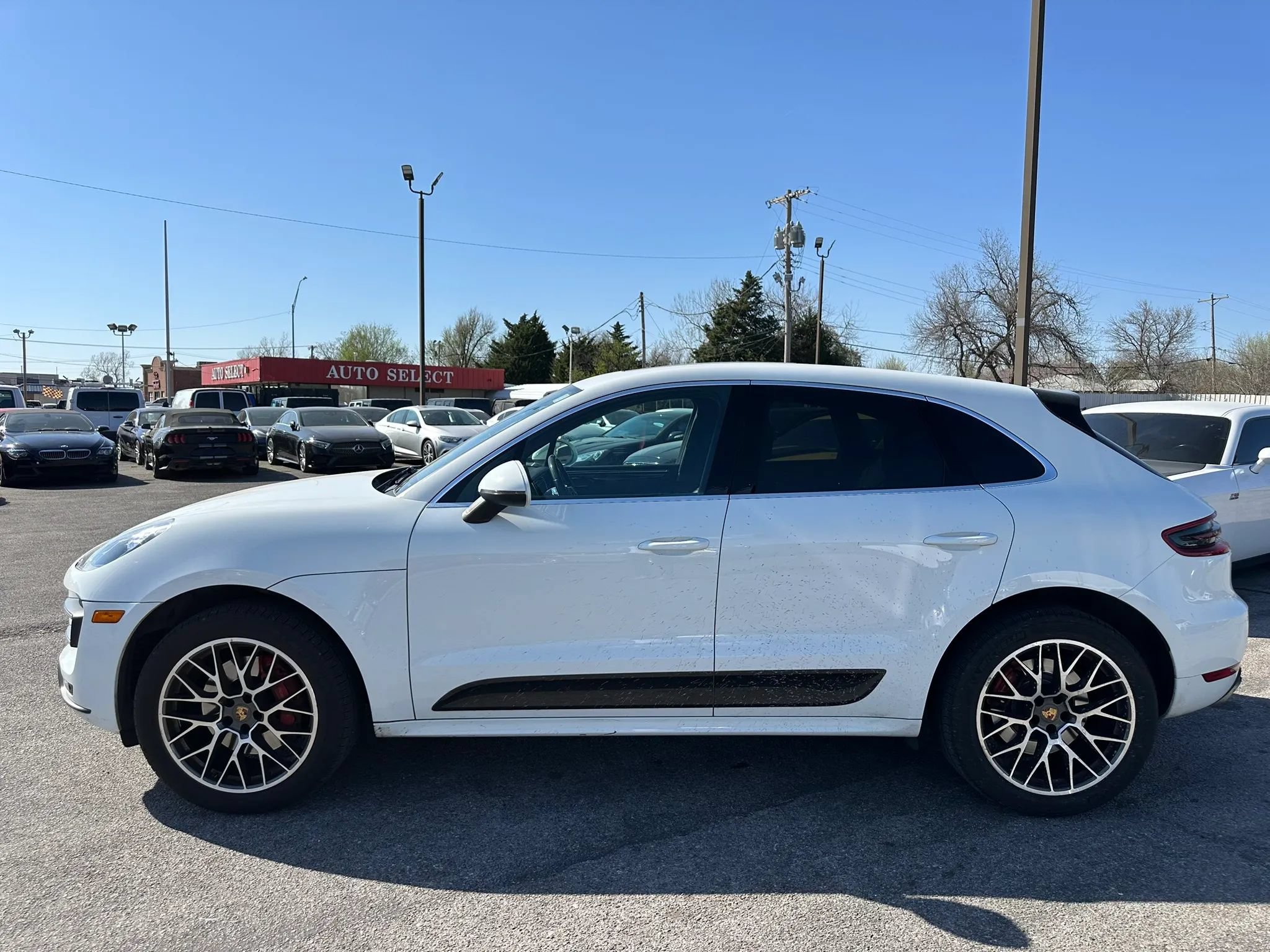 Used 2015 Porsche Macan Turbo AWD/4WD image 34