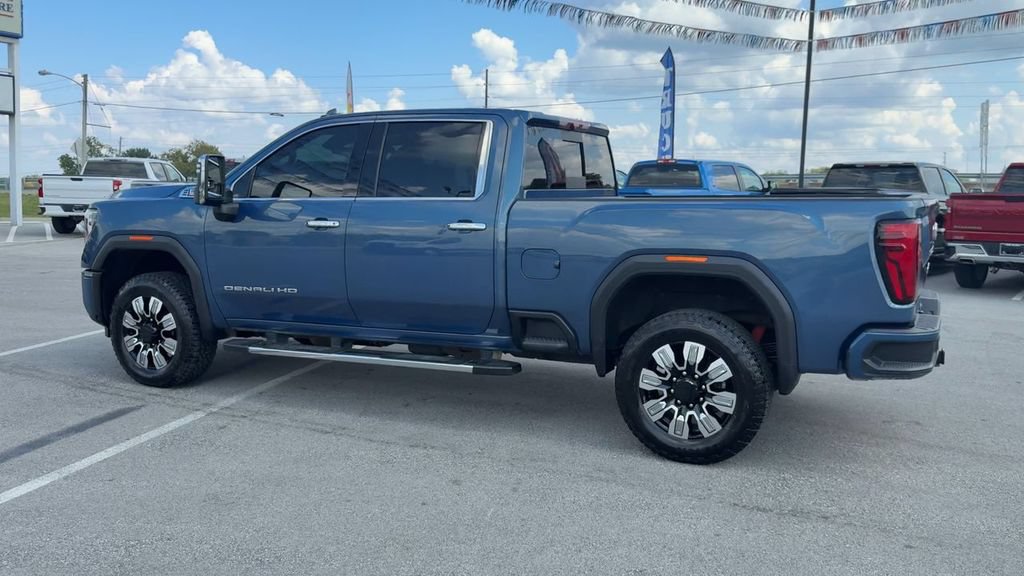 Used 2026 GMC Sierra 2500 Denali w/ Denali Reserve Package AWD/4WD image 4