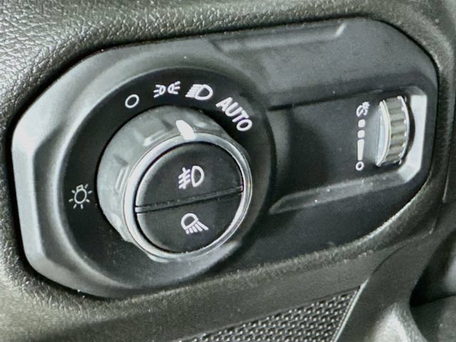 Used 2023 Jeep Gladiator Sport AWD/4WD image 14