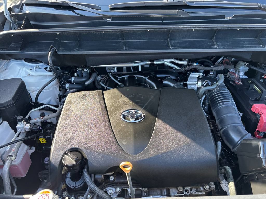 Used 2020 Toyota Highlander Limited FWD image 17