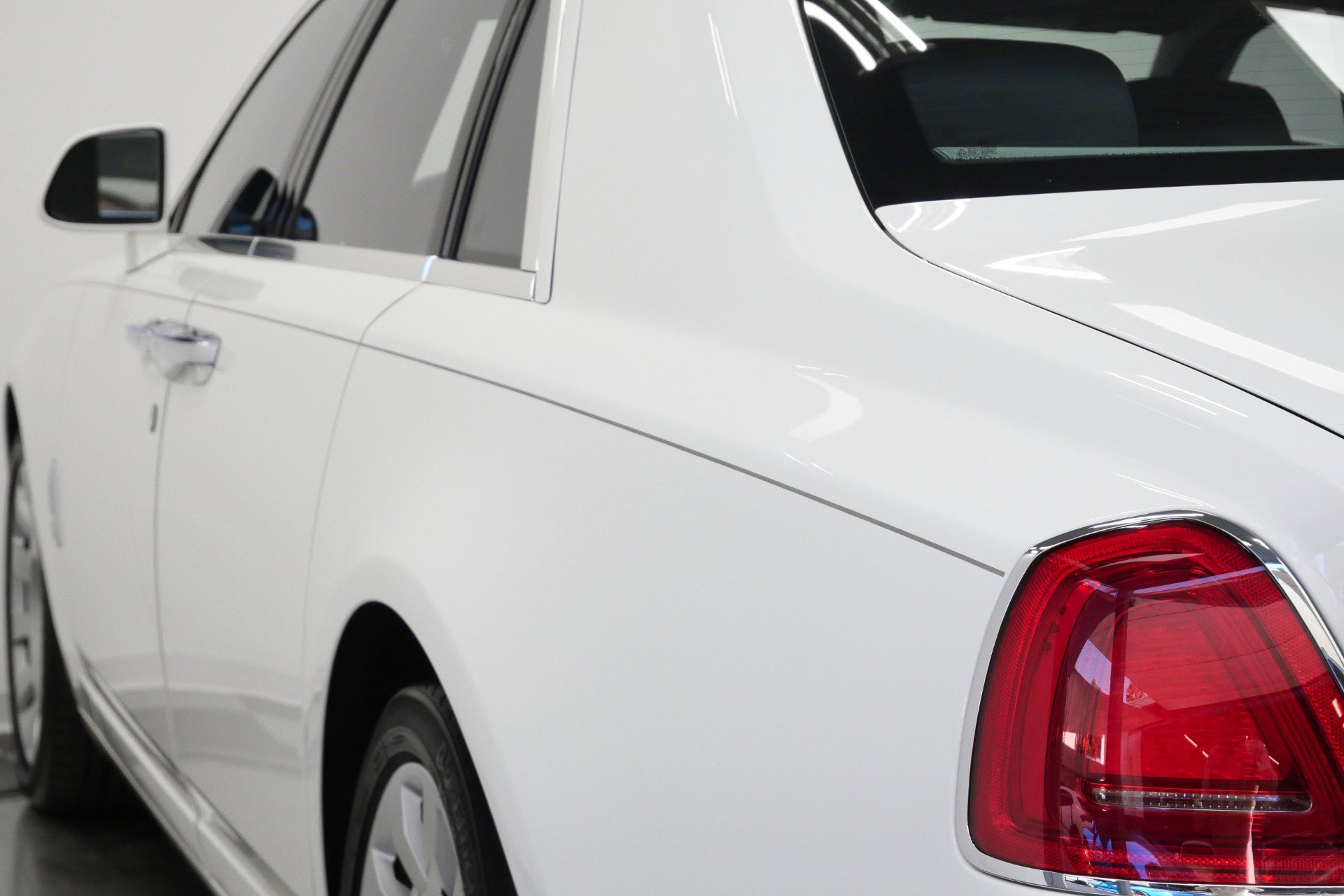 Used 2014 Rolls-Royce Ghost RWD image 44