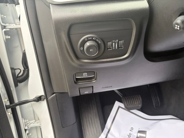 Used 2023 Jeep Grand Cherokee L Limited w/ Luxury Tech Group II RWD image 10
