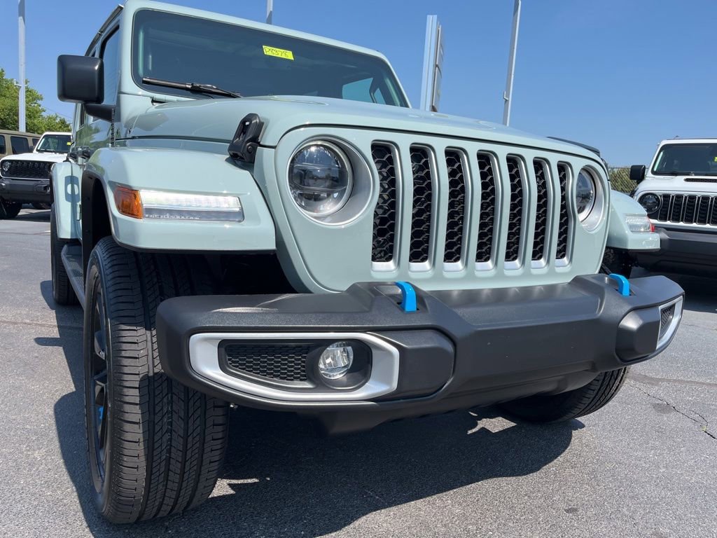 Used 2023 Jeep Wrangler Unlimited Sahara w/ Cold Weather Group AWD/4WD image 52