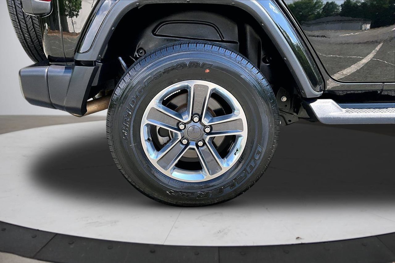 Used 2022 Jeep Wrangler Unlimited Sahara w/ Cold Weather Group AWD/4WD image 35