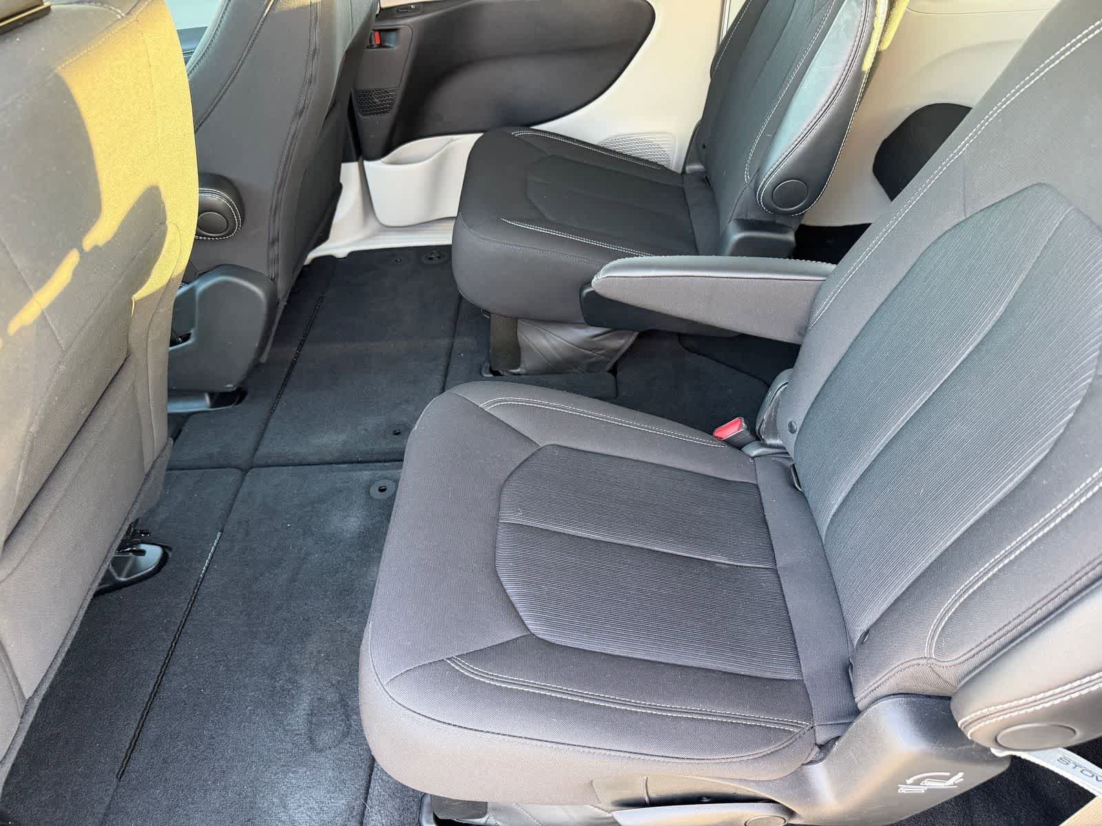 Used 2024 Chrysler Voyager LX image 13