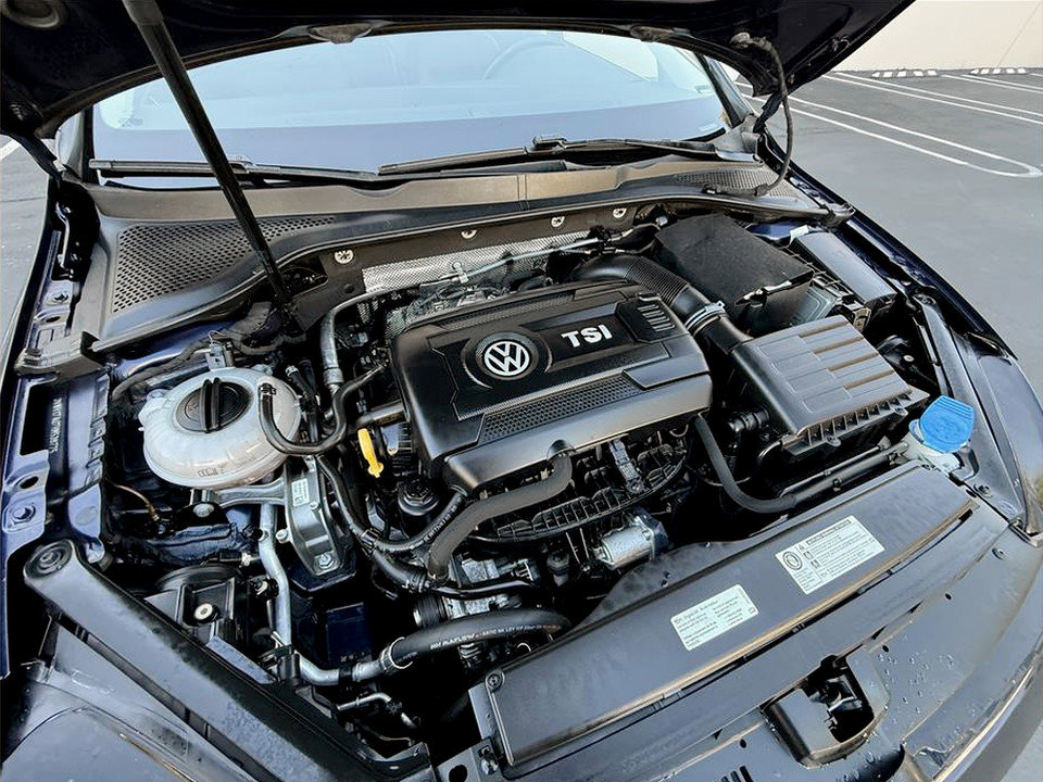 Used 2017 Volkswagen Golf Alltrack S image 16