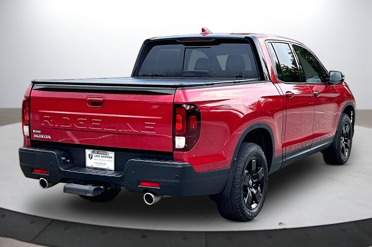 Used 2025 Honda Ridgeline Black Edition image 8