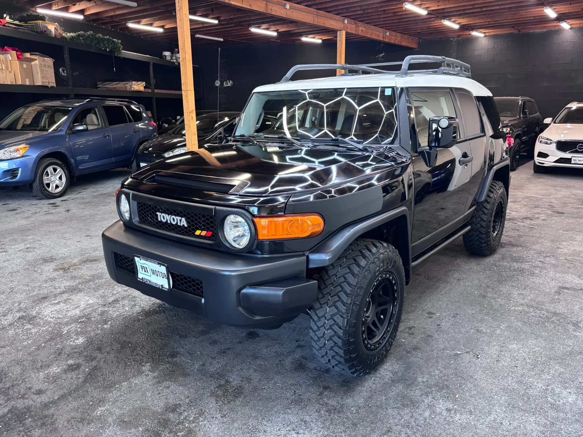 Used 2011 Toyota FJ Cruiser 4WD w/ Upgrade Pkg image 3