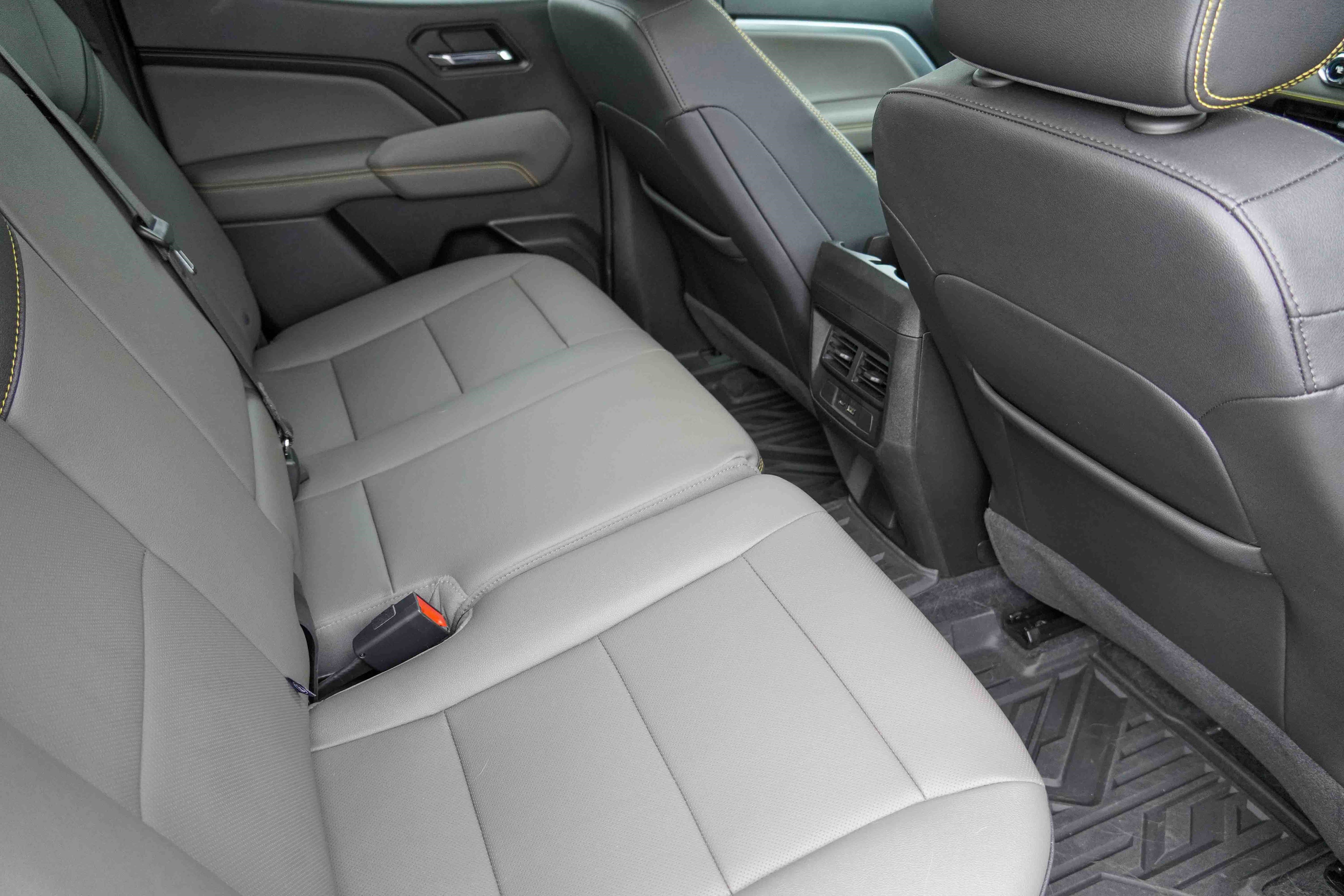 Used 2023 Chevrolet Colorado ZR2 w/ ZR2 Convenience Package III image 33