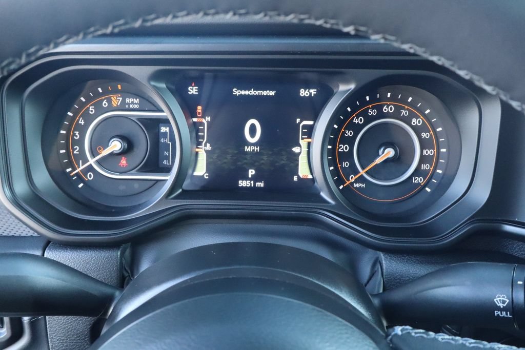 Used 2025 Jeep Gladiator Rubicon w/ Convenience Group AWD/4WD image 20
