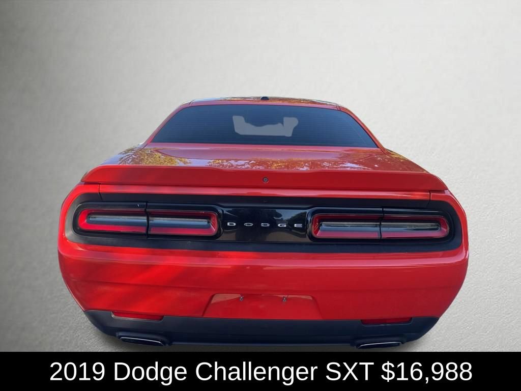 Used 2019 Dodge Challenger SXT RWD image 4