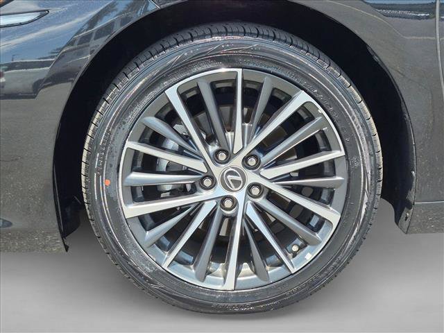 Used 2025 Lexus ES 300h w/ Premium Package FWD image 25
