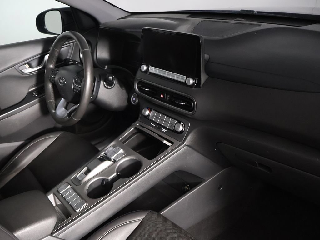 Used 2022 Hyundai Kona Limited w/ Cargo Package FWD image 28