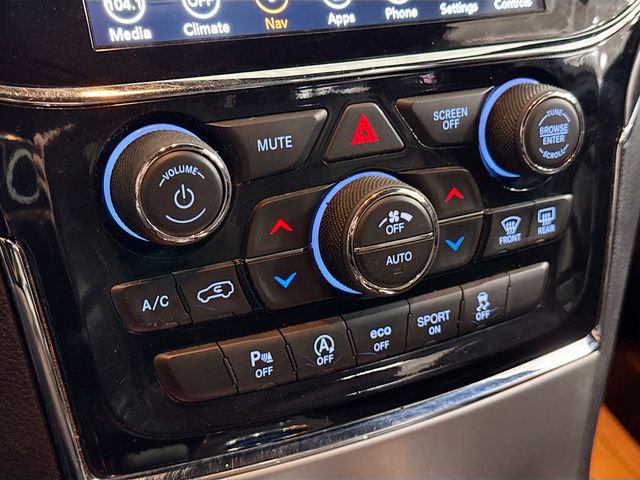 Used 2021 Jeep Grand Cherokee Limited AWD/4WD image 16