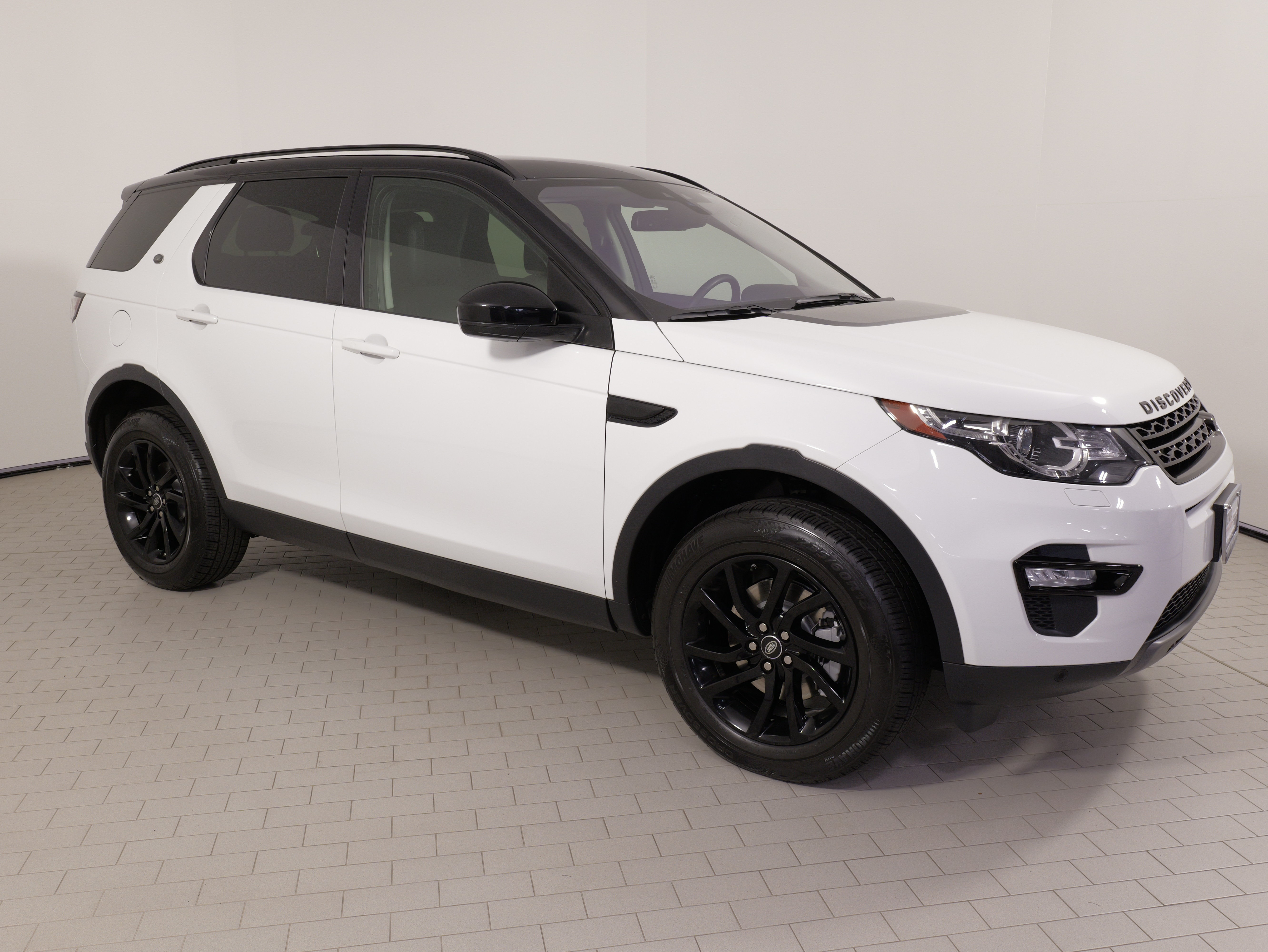 Used 2018 Land Rover Discovery Sport HSE AWD/4WD image 7