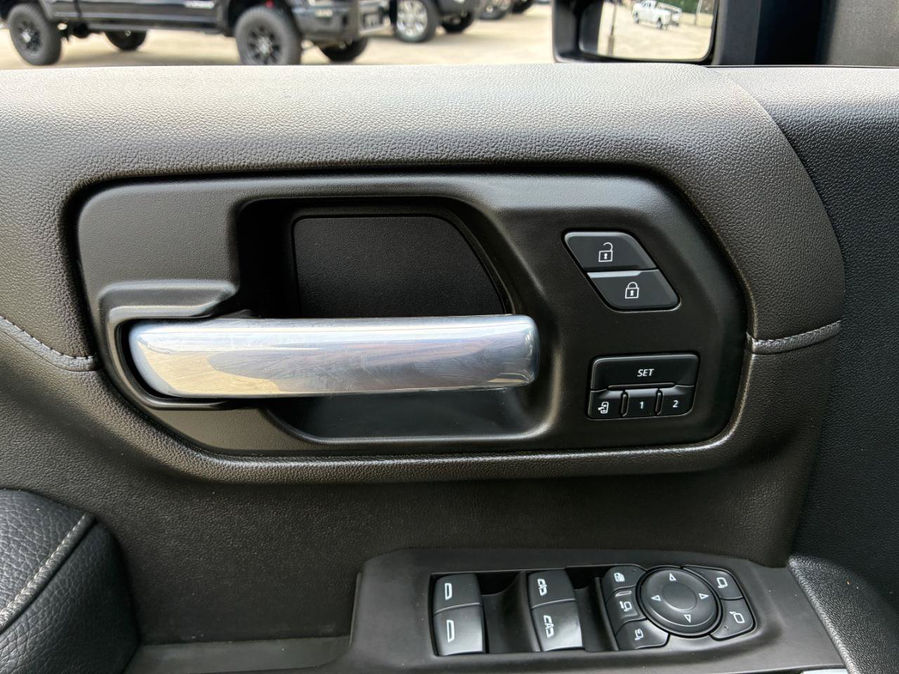 Used 2021 GMC Sierra 3500 Denali w/ Denali Ultimate Package AWD/4WD image 9